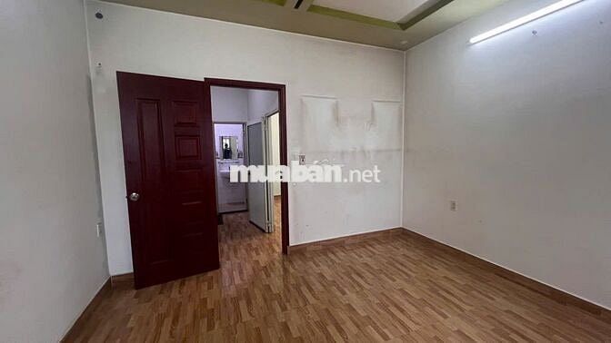 Nhà nguyên căn hẻm thông xe hơi Nguyễn Văn Săng 1 lầu mới