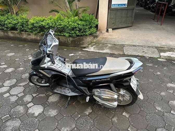 tôi muốn bán xe chính chủ đi rất ít cần bán .