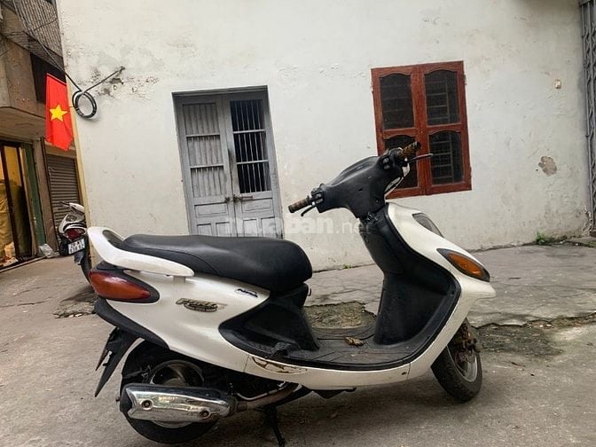 Cần bán xe Yamaha Póp 125cc màu trắng, biển 29C1, đầy đủ đăng ký