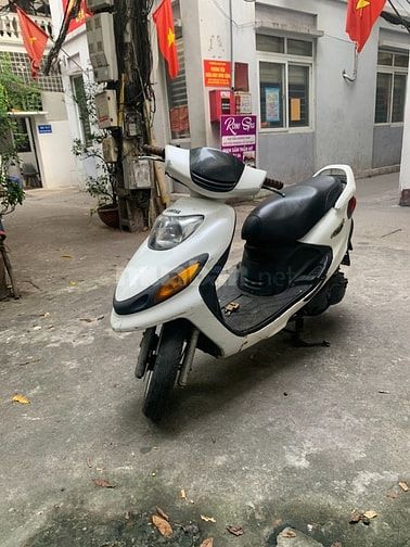 Cần bán xe Yamaha Póp 125cc màu trắng, biển 29C1, đầy đủ đăng ký