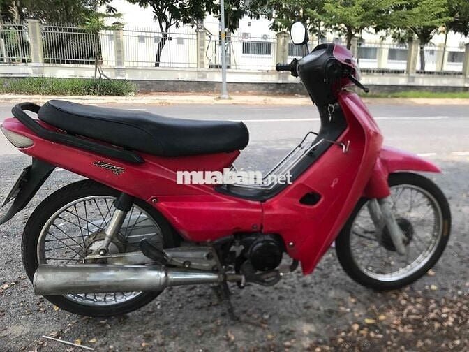XE NHÀ DANG CHẠY KHONG PHAI XE CUA HANG CAVET  CO