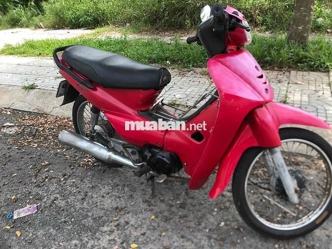 XE NHÀ DANG CHẠY KHONG PHAI XE CUA HANG CAVET  CO