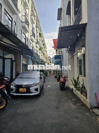 SIÊU PHẨM KIỆT Ô TÔ ĐỖ CỬA ĐIỆN BIÊN PHỦ