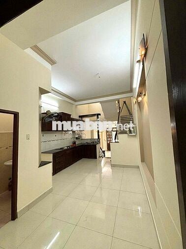 Cho thuê nhà gần nhà thờ Xuân Hiệp,/đs 5,p.Linh Xuân 10tr hẻm xe hơi
