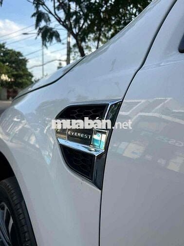Ford Everest Titanium 2020  có xuất hoá đơn
