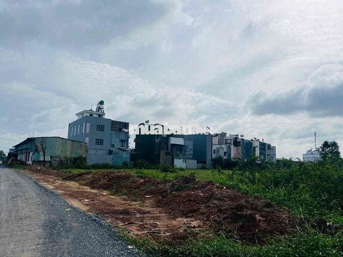 bán lô đất mt kênh tiêu hocmon. 970m2 giá 22,5tỷ