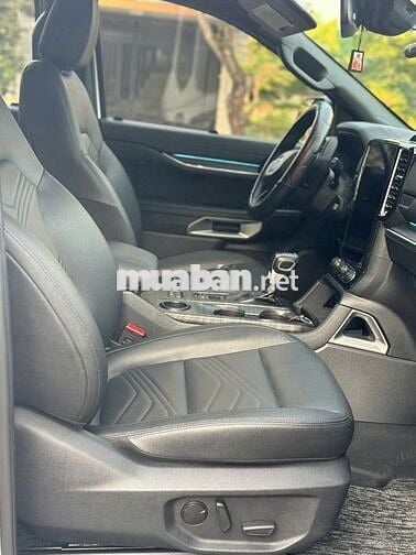Ford Everest 2024 Titanium 1 cầu - 16800 km