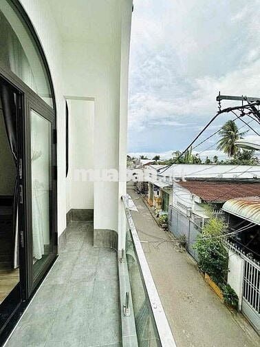 BÁN NHÀ LẦU MỚI HẺM 160 TẦM VU FULL NỘI THẤT