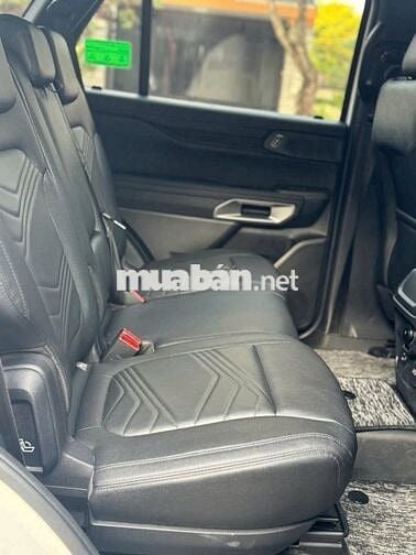 Ford Everest 2024 Titanium 1 cầu - 16800 km