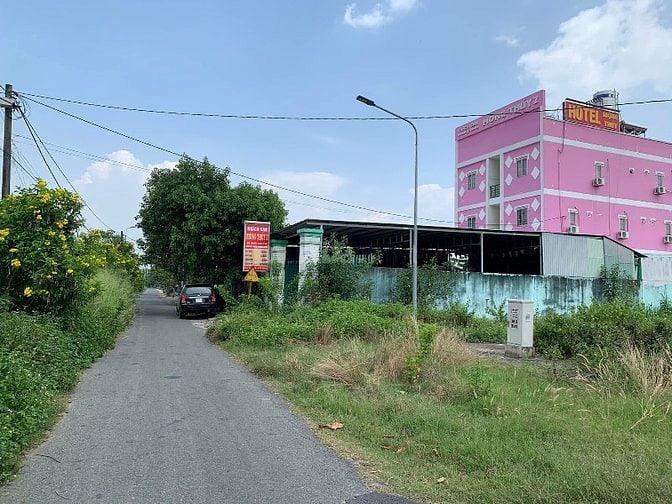 (27) 💥 ÔNG ANH GỬI BÁN GẤP LÔ ĐẤT TRẢ NỢ - NGAY VỊ TRÍ CỰC ĐẸP CỦA XÃ