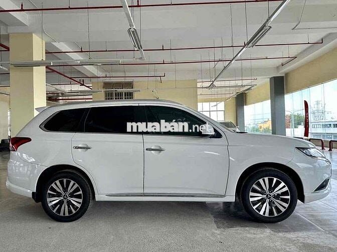 Mitsubishi Outlander 2024 2.0 CVT - 20 km