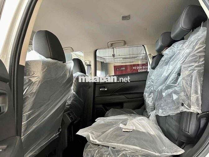 Mitsubishi Outlander 2024 2.0 CVT - 20 km