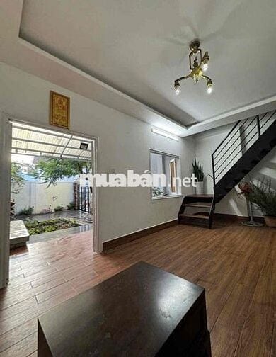 Bán gấp nhà sân vườn, P2 đà lạt dt 100m2 giá 730tr
