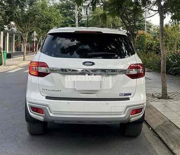 Ford Everest Titanium 2020  có xuất hoá đơn