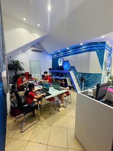 Bán nhà mặt phố Lê Thanh Nghị, Dt 65m2 5T, Mt 5.5m, Vỉa hè rộng, kd.