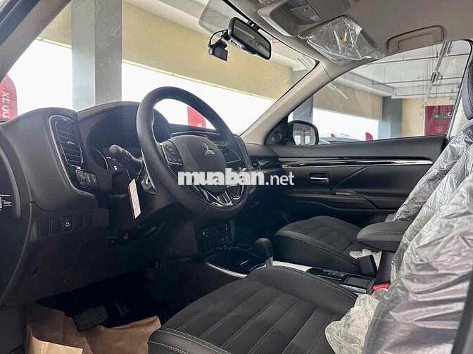Mitsubishi Outlander 2024 2.0 CVT - 20 km