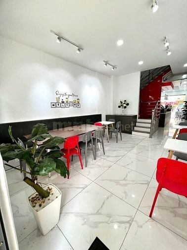 MẶT TIỀN GIÁ TỐT Q5 - CỰC KỲ GẤP BÁN
