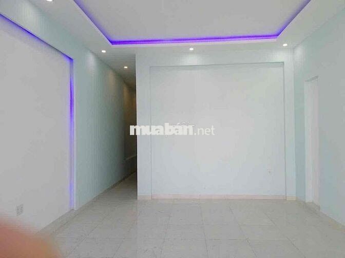 Bán nhà sổ riêng , ngay mầm non Ngọc Hoàng