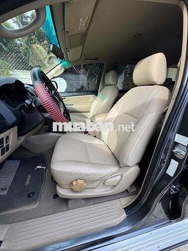Toyota Hilux 2013 2.5E 4x2 MT - 100000 km
