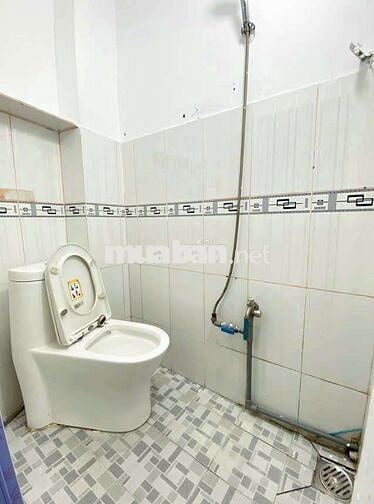 Cho thuê nhà nguyên căn có sẵn 1 máy lạnh hẻm xe 3 gác