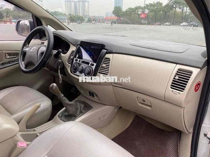 Toyota Innova 2015 2.0E - 60000 km