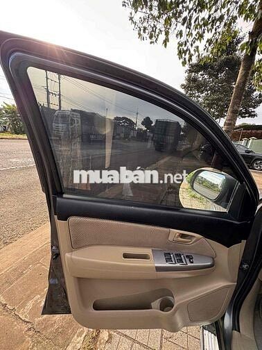 Toyota Hilux 2013 2.5E 4x2 MT - 100000 km