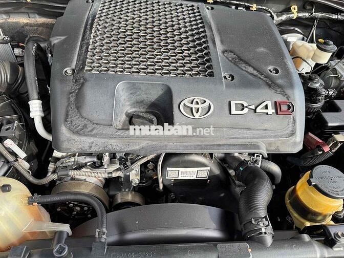 Toyota Hilux 2013 2.5E 4x2 MT - 100000 km