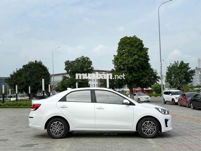 Kia Soluto 2024 MT bản đủ lên nhiều đồ chơi