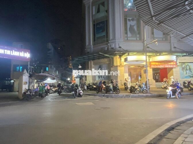BÁN NHÀ  MẶT TIỀN PHỐ CỔ, QUẬN HOÀN KIẾM, KINH DOANH, VỈA HÈ RỘNG, .