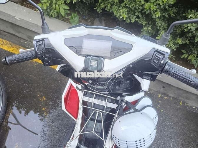 Bán xe air blade khoá từ smart key trắng đỏ mới
