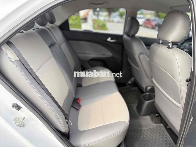 Kia Soluto 2024 MT bản đủ lên nhiều đồ chơi