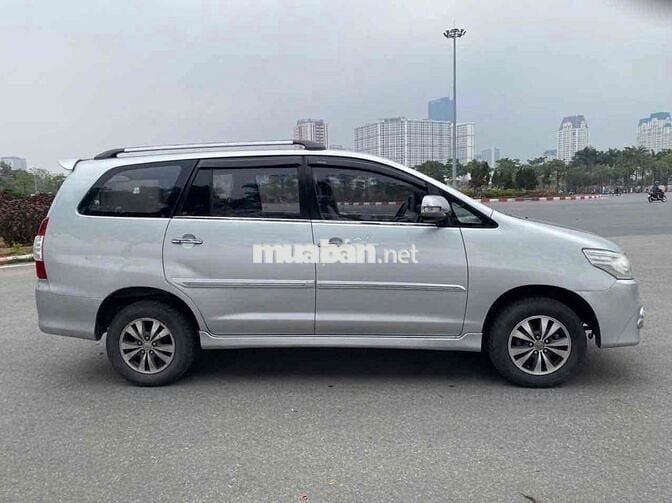 Toyota Innova 2015 2.0E - 60000 km