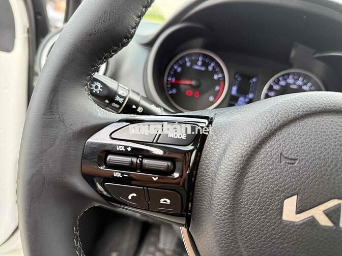 Kia Soluto 2024 MT bản đủ lên nhiều đồ chơi