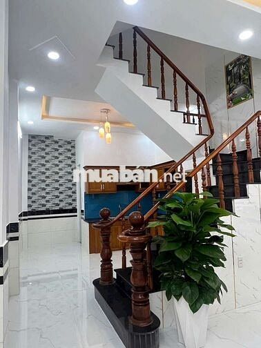 Bán nhà 1 trệt 2 lầu, hẻm xe hơi, Hiệp Thành 17, ngay bến xe buýt Ht.