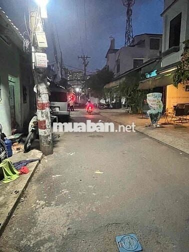 Chính chủ gửi bán nhà c4 tiện xây mới mt hẻm kd