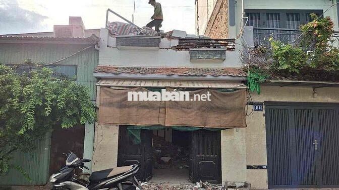 Chính chủ gửi bán nhà c4 tiện xây mới mt hẻm kd