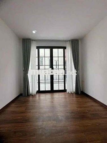 Do chuyển đổi công việc tôi cần bán nhà 5 tầng 28m2 xây mới phố Hào Na