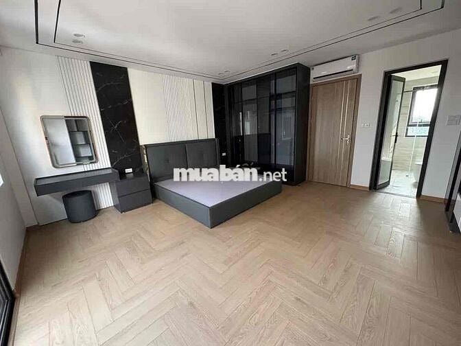 Do chuyển đổi công việc tôi cần bán nhà 5 tầng 28m2 xây mới phố Hào Na