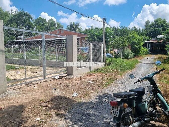 HẠ GIÁ BÁN LÔ ĐẤT THỔ + VƯỜN 10×54