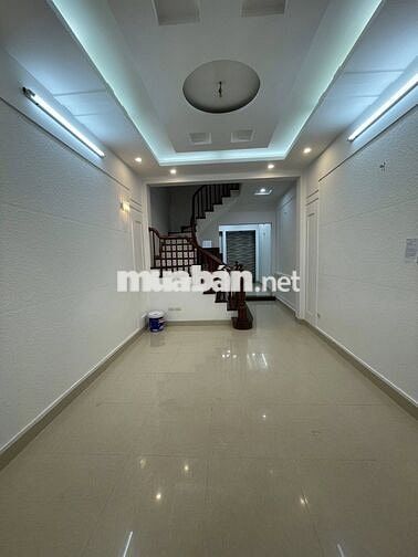 BÁN NHÀ ĐẸP CẦU GIẤY-50M-5TẦNG-LÔ GÓC-NGỖ NÔNG BA GÁC-TRUNG TÂM QUẬN