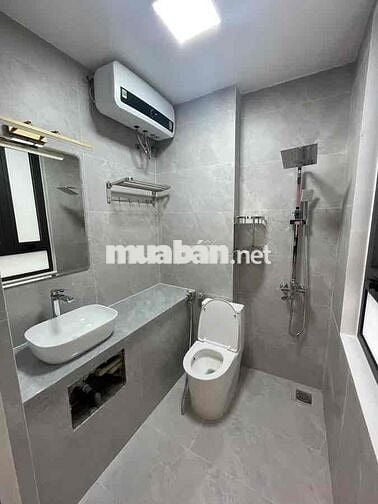 Do chuyển đổi công việc tôi cần bán nhà 5 tầng 28m2 xây mới phố Hào Na