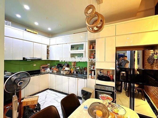 HIẾM BÁN NHÀ PHỐ QUẬN ĐỐNG ĐA ÔTÔ TRONG NHÀ, DT 49 *5 TẦNG,GIÁ 15.2TỶ