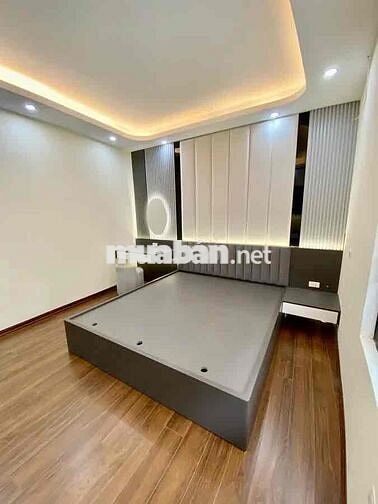 Do chuyển đổi công việc tôi cần bán nhà 5 tầng 28m2 xây mới phố Hào Na
