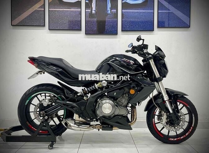 BENELLI 302 DATE 2015