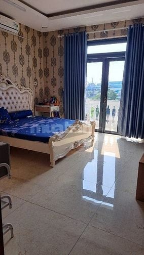 BÁN BIỆT THỰ LIỀN KỀ 3 LẦU BẾN LỨC LA, 4,9 TỶ