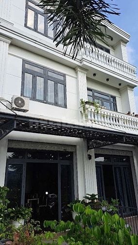 BÁN BIỆT THỰ LIỀN KỀ 3 LẦU BẾN LỨC LA, 4,9 TỶ