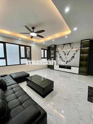 Do chuyển đổi công việc tôi cần bán nhà 5 tầng 28m2 xây mới phố Hào Na