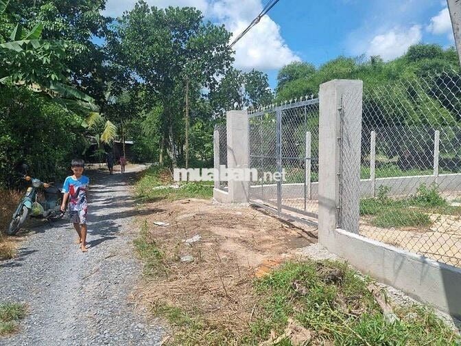 HẠ GIÁ BÁN LÔ ĐẤT THỔ + VƯỜN 10×54