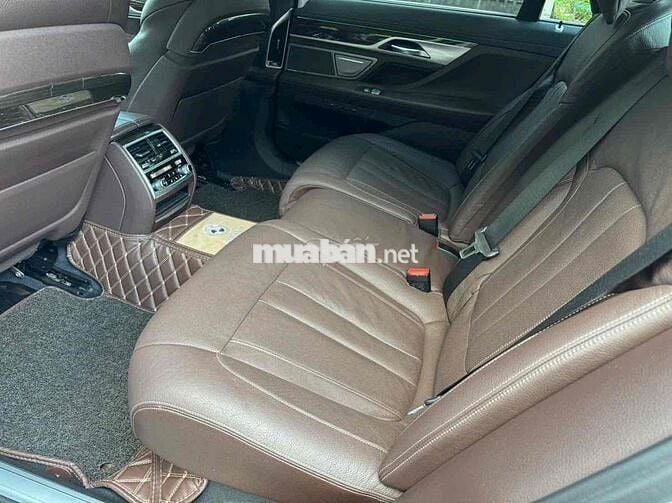 BMW 7 Series 2***00 km