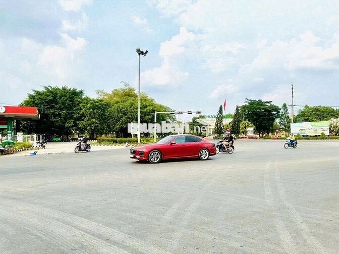 ngang 6m có 2 mặt tiền. full thổ cư. Ngay KCN Phước Đông. 695 tr